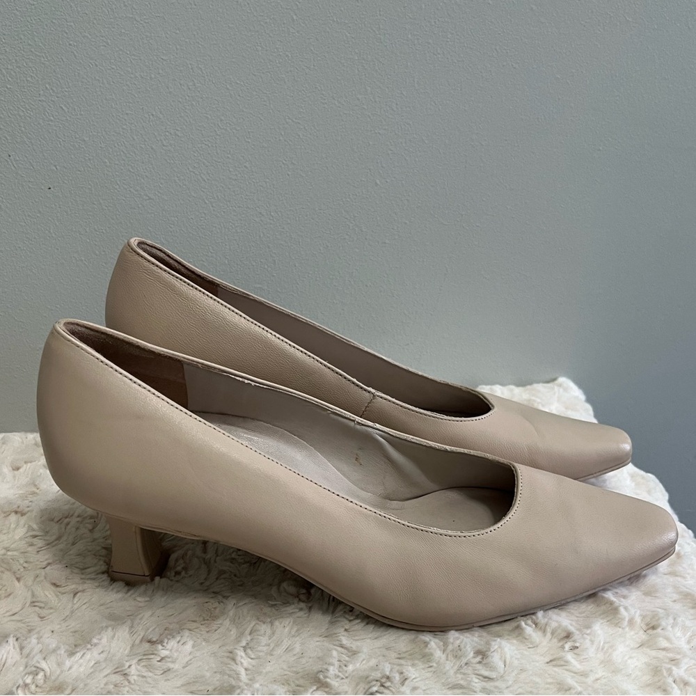 Paul Green nude‎ kitten heel pumps NEW